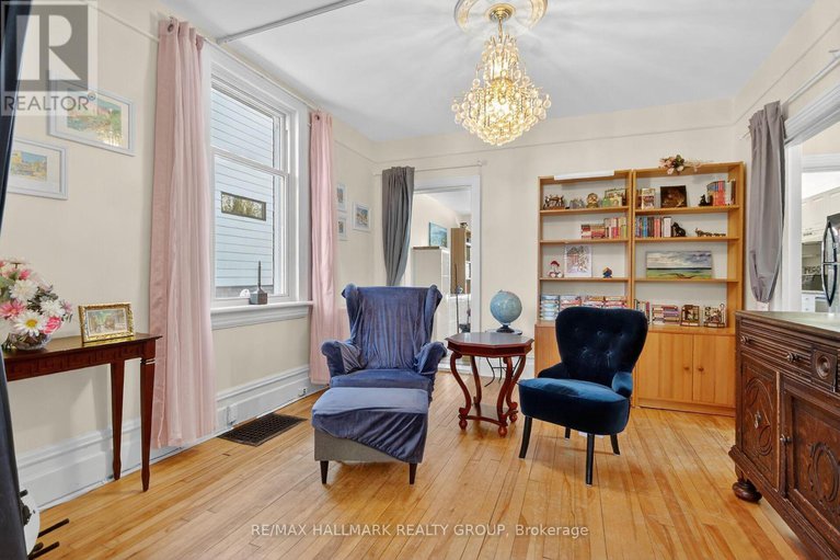 29421781/512-melbourne-avenue/mckellarhighland/ottawa/ontario/K2A1W5_10