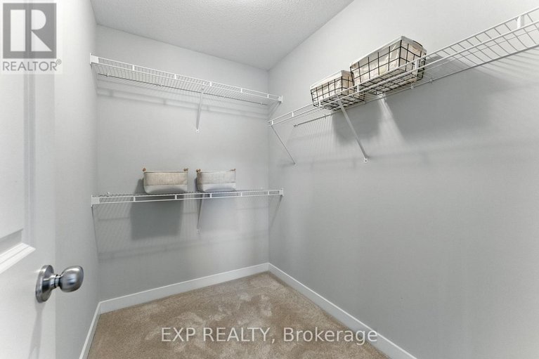 28799632/641-rouncey-road/emerald-meadowstrailwest/ottawa/ontario/K2V0P4_32