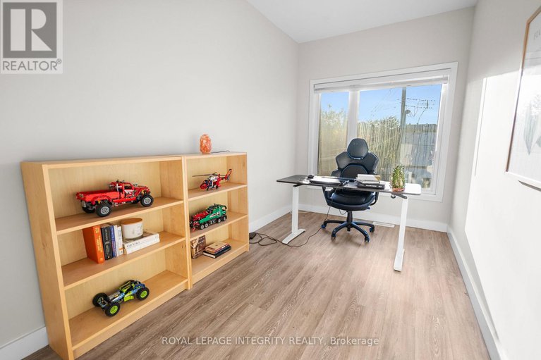 28968738/a-b-247-granville-street/vanier/ottawa/ontario/K1L6Z3_13