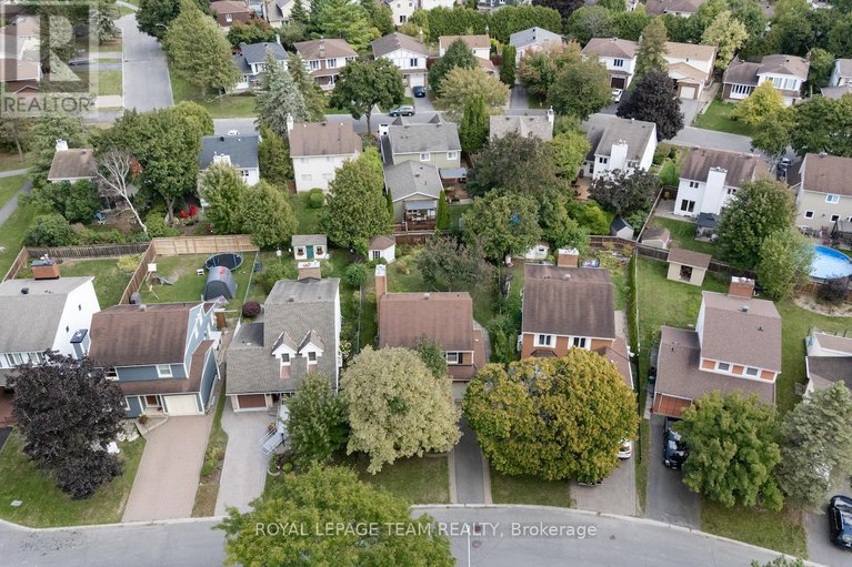 28840948/1179-st-moritz-court/convent-glen-north/ottawa/ontario/K1C2B2_30
