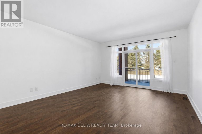 29301547/6-33-bergeron-private/chapel-hill/ottawa/ontario/K1C0C2_17