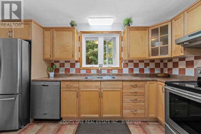 28495374/542-sirois-avenue/overbrookcastle-heights/ottawa/ontario/K1K1H4_19