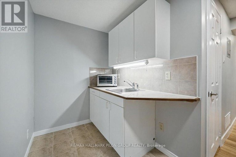 28912445/84-eastpark-drive/blackburn-hamlet/ottawa/ontario/K1B4A4_22