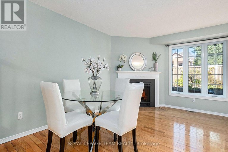 29033840/93-royal-oak-court/hunt-club-parkgreenboro/ottawa/ontario/K1T3N9_14