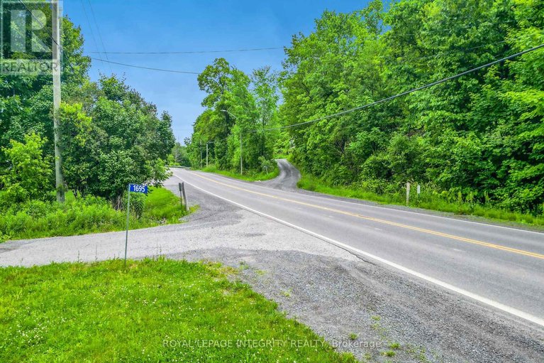 29671421/1695-old-montreal-road/camelot/ottawa/ontario/K4C1G7_12