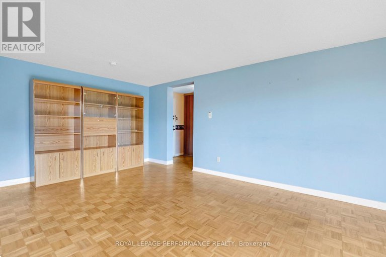28970576/113-1465-baseline-road/copeland-park/ottawa/ontario/K2C3L9_13