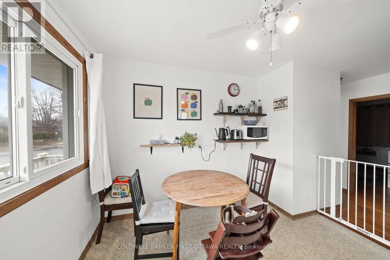 29607129/2066-saunderson-drive/elmvale-acres/ottawa/ontario/K1G2E6_18