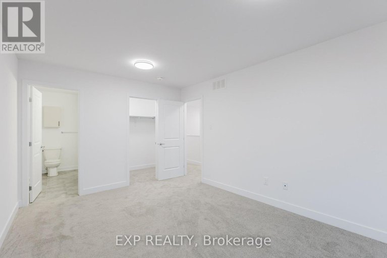 28635776/603-silhouette-private/cedargrovefraserdale/ottawa/ontario/K2J4S3_16