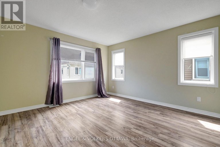 28749418/305-lamarche-avenue/orleans-village/ottawa/ontario/K1C1T1_16