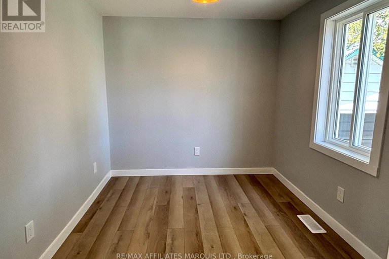 29639881/19-alexander-street-w/maxville/north-glengarry/ontario/K0C1T0_19