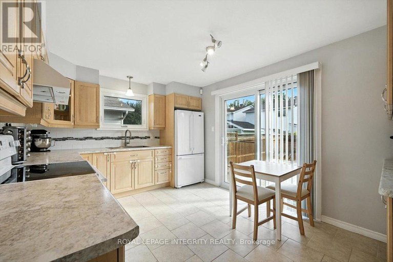 28632317/1097-moselle-crescent/convent-glen/ottawa/ontario/K1C2S8_12