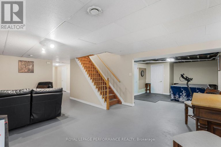 29424978/40-lori-lane/chesterville/north-dundas/ontario/K0C2H0_26