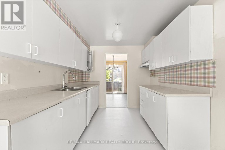 28586632/55-river-garden-private/mooneys-bayriverside-park/ottawa/ontario/K1V1M8_17