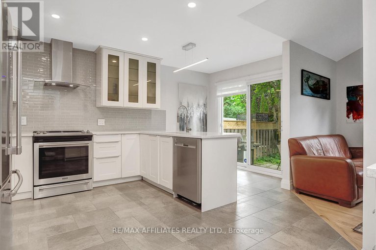 28483640/31-spur-avenue/bridlewood/ottawa/ontario/K2M2R9_19