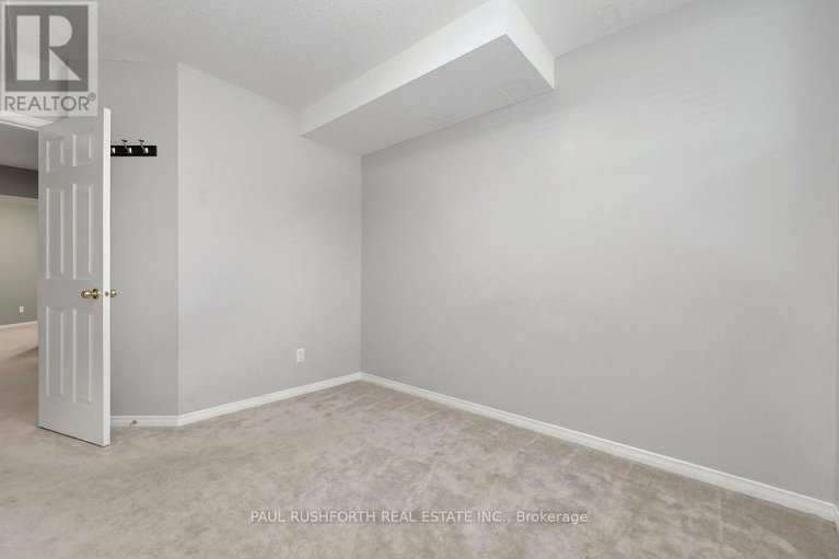 29679354/11-1400-wildberry-court/chapel-hill/ottawa/ontario/K1C7K6_16
