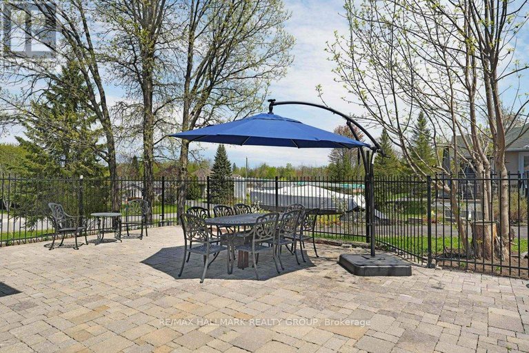 28498840/2680-pierrette-drive/cumberland-estates/ottawa/ontario/K4C1B6_38