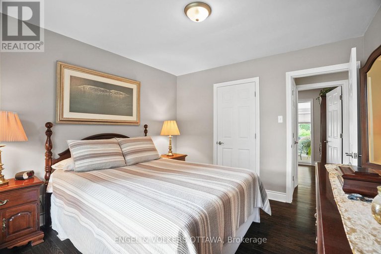 28849819/1278-cheverton-avenue/alta-vista/ottawa/ontario/K1H7P6_13