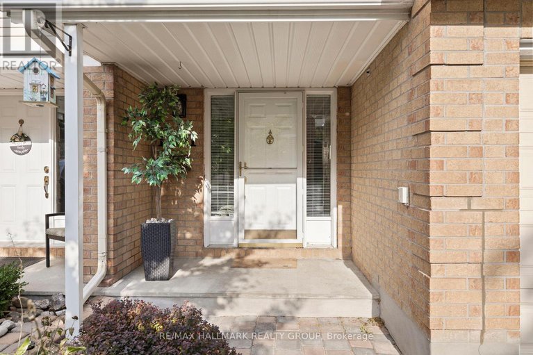 28870743/1951-ashmont-street/chapel-hill/ottawa/ontario/K1C7B9_2