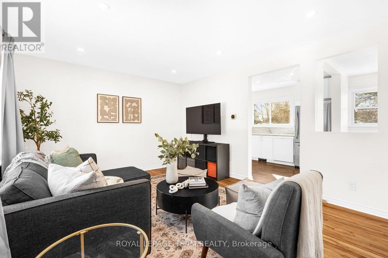 29392514/852-borthwick-avenue/castle-heightsrideau-high/ottawa/ontario/K1K2M8_12