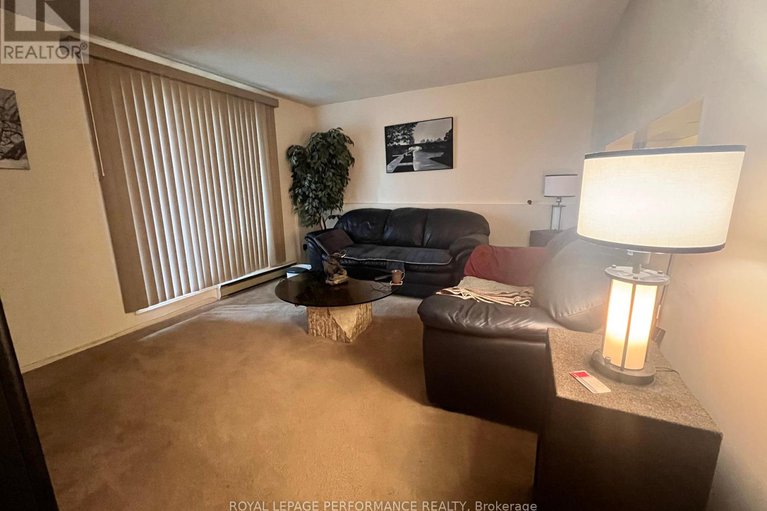 28669177/109-212-viewmount-drive/borden-farmstewart-farmcarleton-heightsparkwood-hills/ottawa/ontario/K2E7X2_8