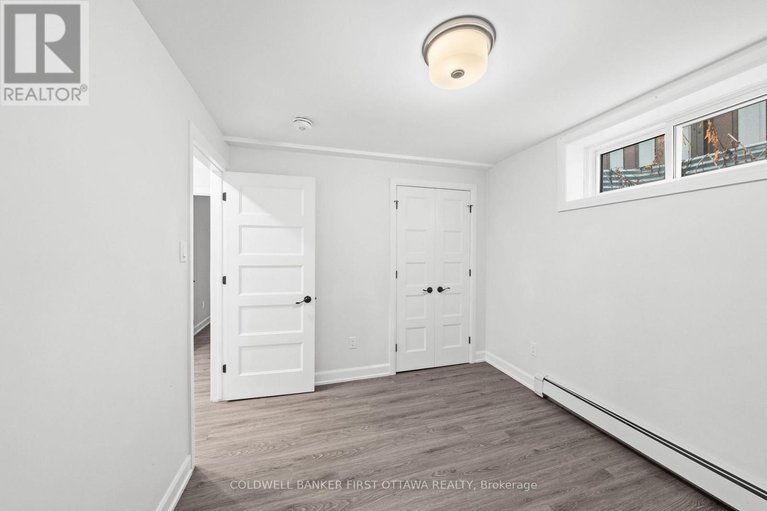 29689692/351-amiens-street/bilberry-creekqueenswood-heights/ottawa/ontario/K1E1P1_41