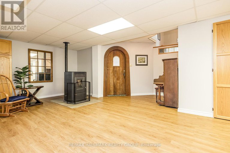 28462169/1329-south-gower-drive-s/north-grenville-twp-kemptville-east/north-grenville/ontario/K0G1J0_35