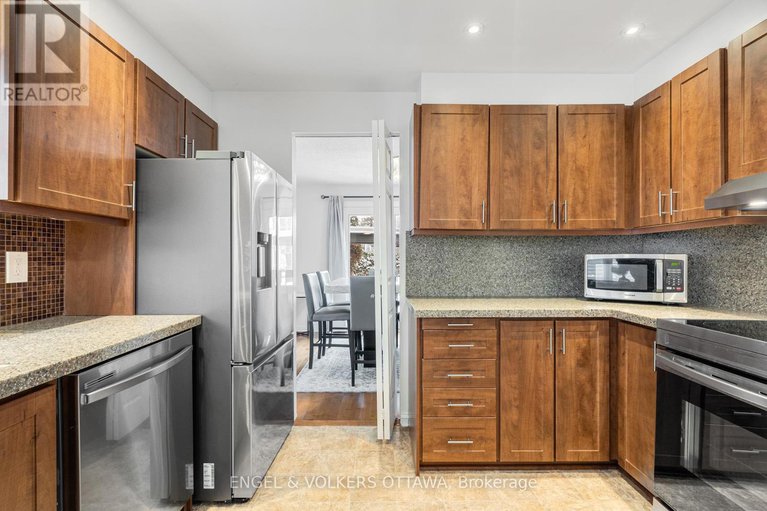 29176704/29-valley-ridge-street/borden-farmstewart-farmcarleton-heightsparkwood-hills/ottawa/ontario/K2E7W3_13