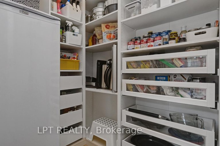 29614830/176-lanark-avenue/westboro-north/ottawa/ontario/K1Z1E5_30