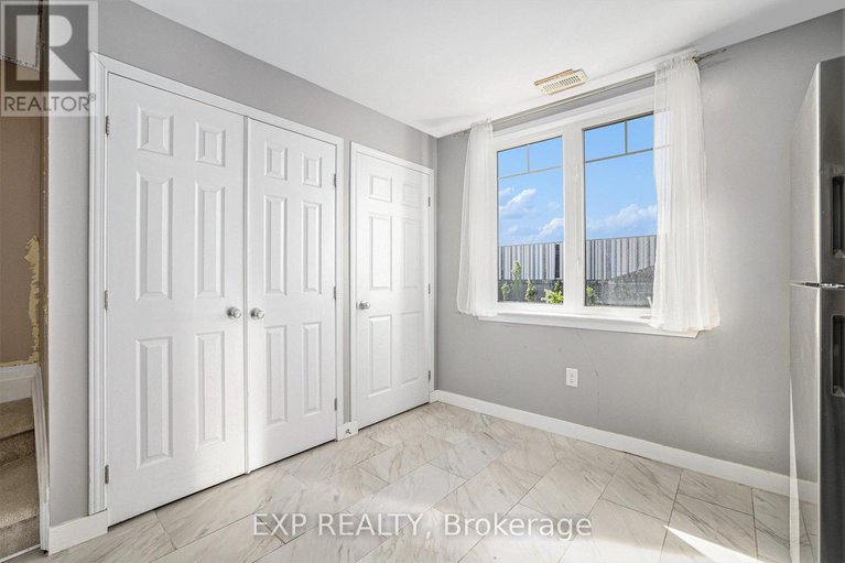 28525103/250-shanly-private/stonebridge/ottawa/ontario/K2J5X6_9
