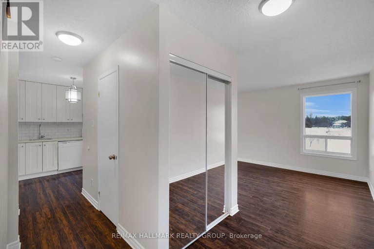 29371944/f-3070-councillors-way/blossom-parkleitrim/ottawa/ontario/K1T2S6_4