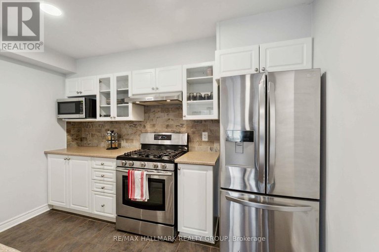 28421712/293a-titanium-private/convent-glen-north/ottawa/ontario/K1C0A5_11
