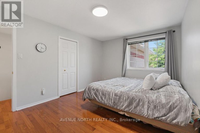 28782241/59-splinter-crescent/fairfield-heights/ottawa/ontario/K2B1B3_25