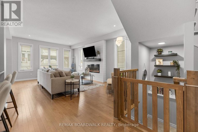 29594832/179-equitation-circle/goulbourn-twp-from-franktown-rdsouth-to-rideau/ottawa/ontario/K2V0H2_4