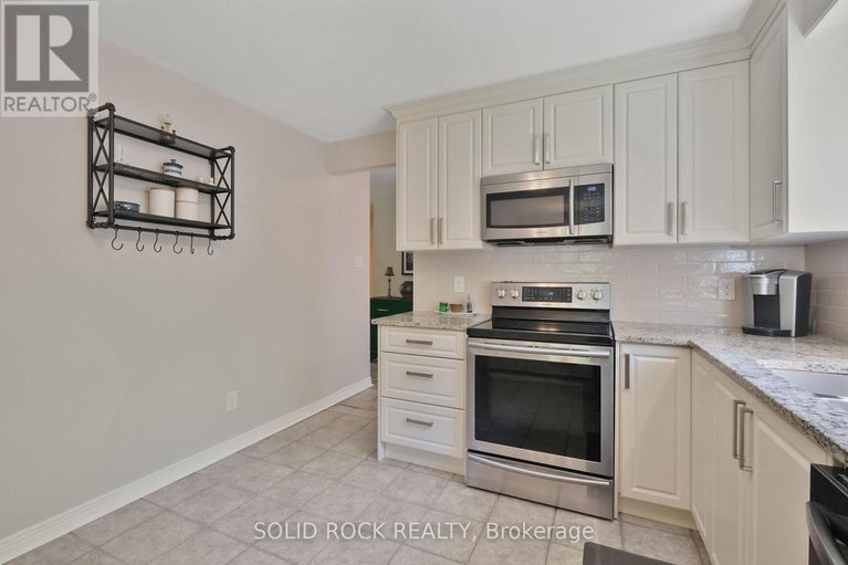 28631111/209-deerwood-drive/fitzroy-ward-south-west/ottawa/ontario/K0A2H0_16