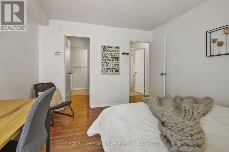 28399342/701-141-somerset-street-w/ottawa-centregolden-triangle/ottawa/ontario/K2P2H1_37