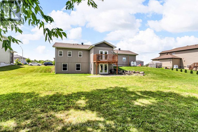 28666007/23-calco-crescent/moose-creek/north-stormont/ontario/K0C1W0_28
