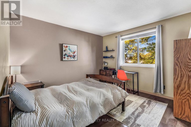 28956681/1454-deavy-way/bilberry-creekqueenswood-heights/ottawa/ontario/K1E2W8_19