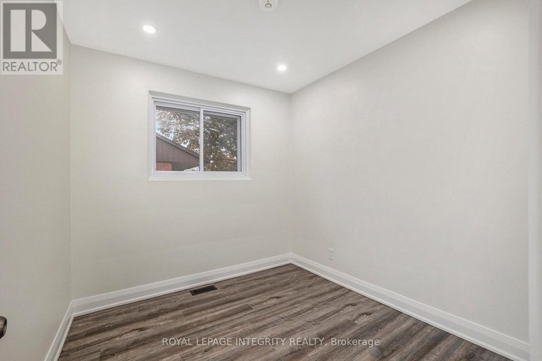 29167479/2321-kay-street/queensway-terrace-southridgeview/ottawa/ontario/K2C1J6_17