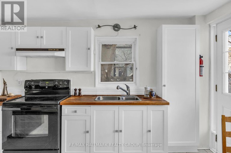 27896740/477-booth-street/west-centre-town/ottawa/ontario/K1R7L1_16