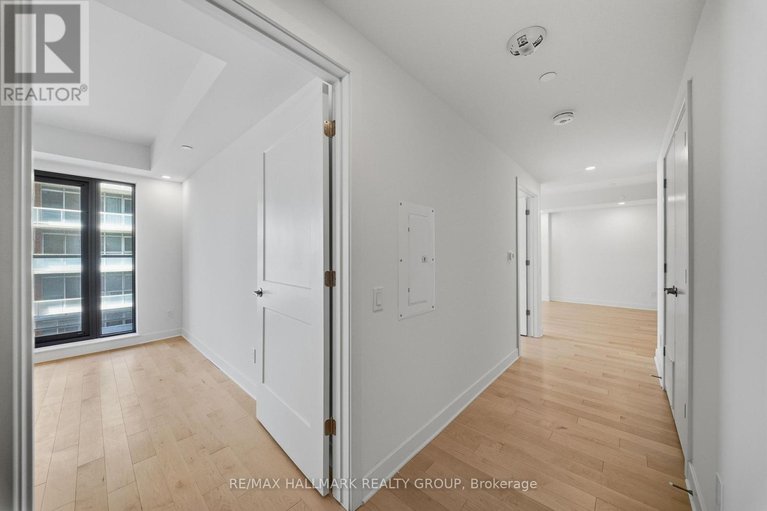 29589401/1703-180-george-street/lower-townbyward-market/ottawa/ontario/K1N0G8_23