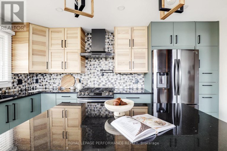 29123803/2320-nerta-street/hawthorne-meadows/ottawa/ontario/K1G1E5_13