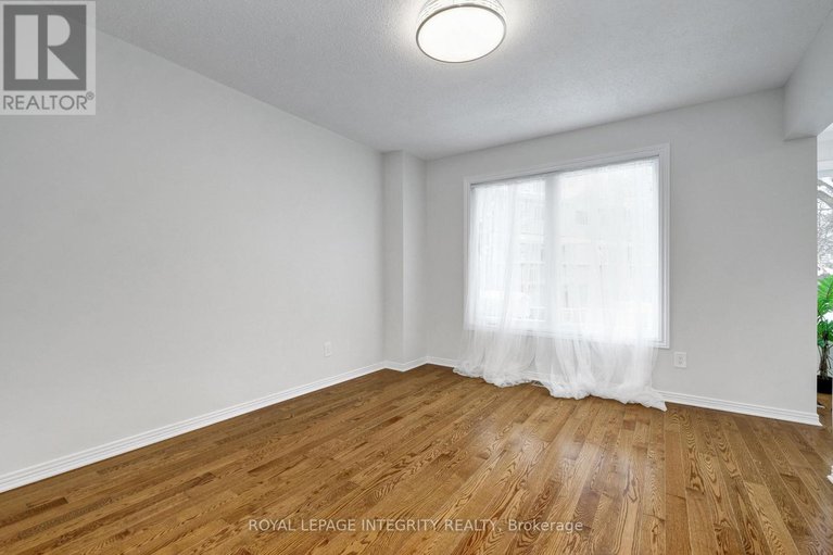 29232171/2177-lenester-avenue/mckellar-heightsglabar-park/ottawa/ontario/K2A4A9_8