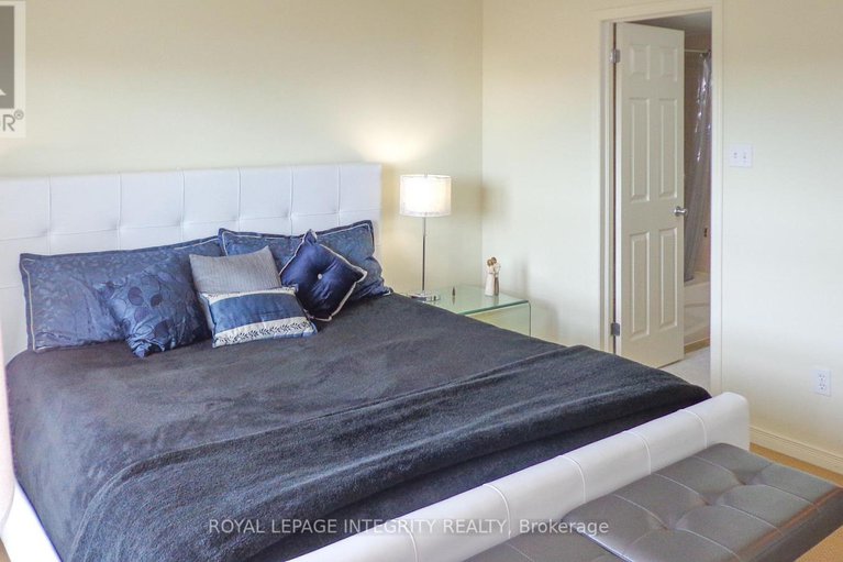 28978671/176-chapman-mills-drive/strandherd/ottawa/ontario/K2J0B8_17
