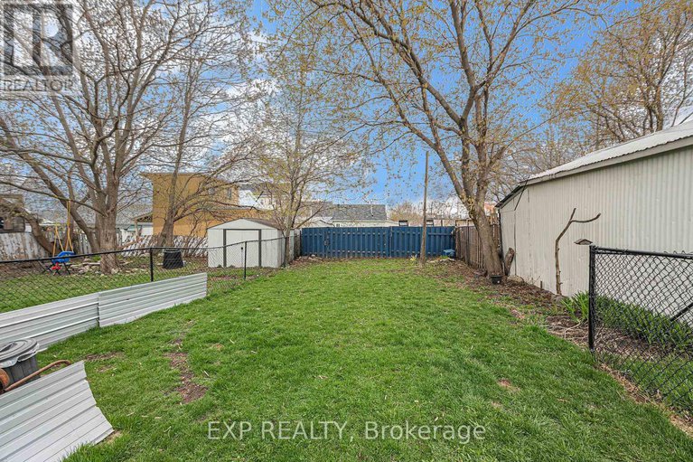 29284748/113-115-richey-street/almonte/mississippi-mills/ontario/K0A1A0_5