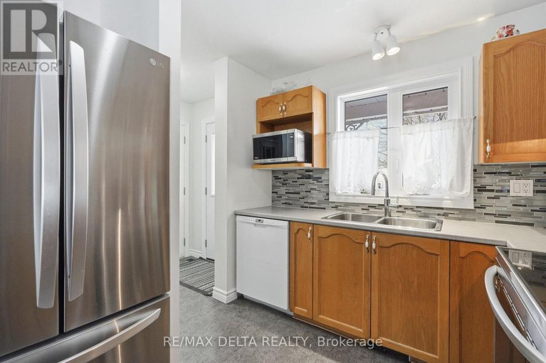 29445828/301-bonavista-street/town-of-rockland/clarence-rockland/ontario/K4K1N8_18