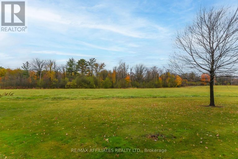 29021969/87a-758-st-andre-drive/hiawatha-parkconvent-glen/ottawa/ontario/K1C4S6_4