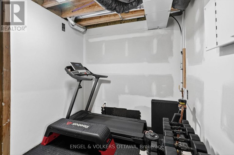 29646069/1764-crux-road/mer-bleuebradley-estatesanderson-park/ottawa/ontario/K1W0W7_40