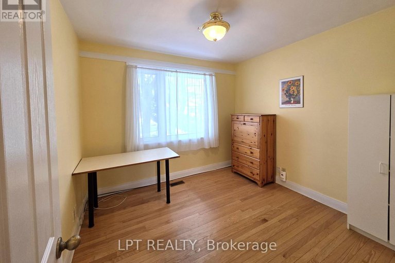 29429679/2302-lawn-avenue/woodroffe/ottawa/ontario/K2B7B4_11