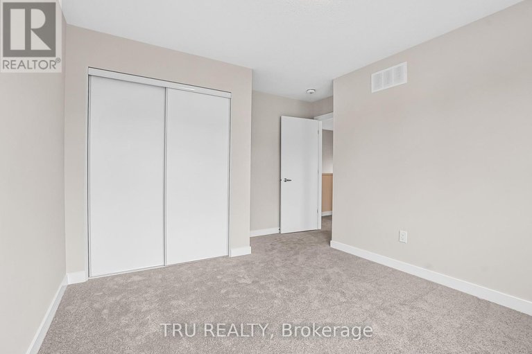 28405876/517-oldenburg-avenue/btwn-franktown-rd-fallowfield-rd/ottawa/ontario/K0A2Z0_20