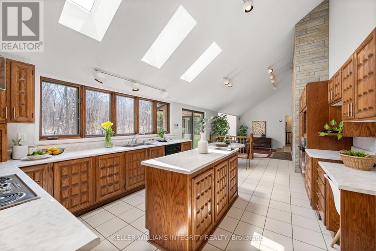 28227468/108-margaret-anne-drive/huntley-ward-south-east/ottawa/ontario/K0A1L0_14